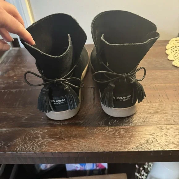 Koolaburra by Ugg Skyller Boots‎ Womens 8 Black Suede Tassel Ankle Moccasin Flat - Picture 4 of 9